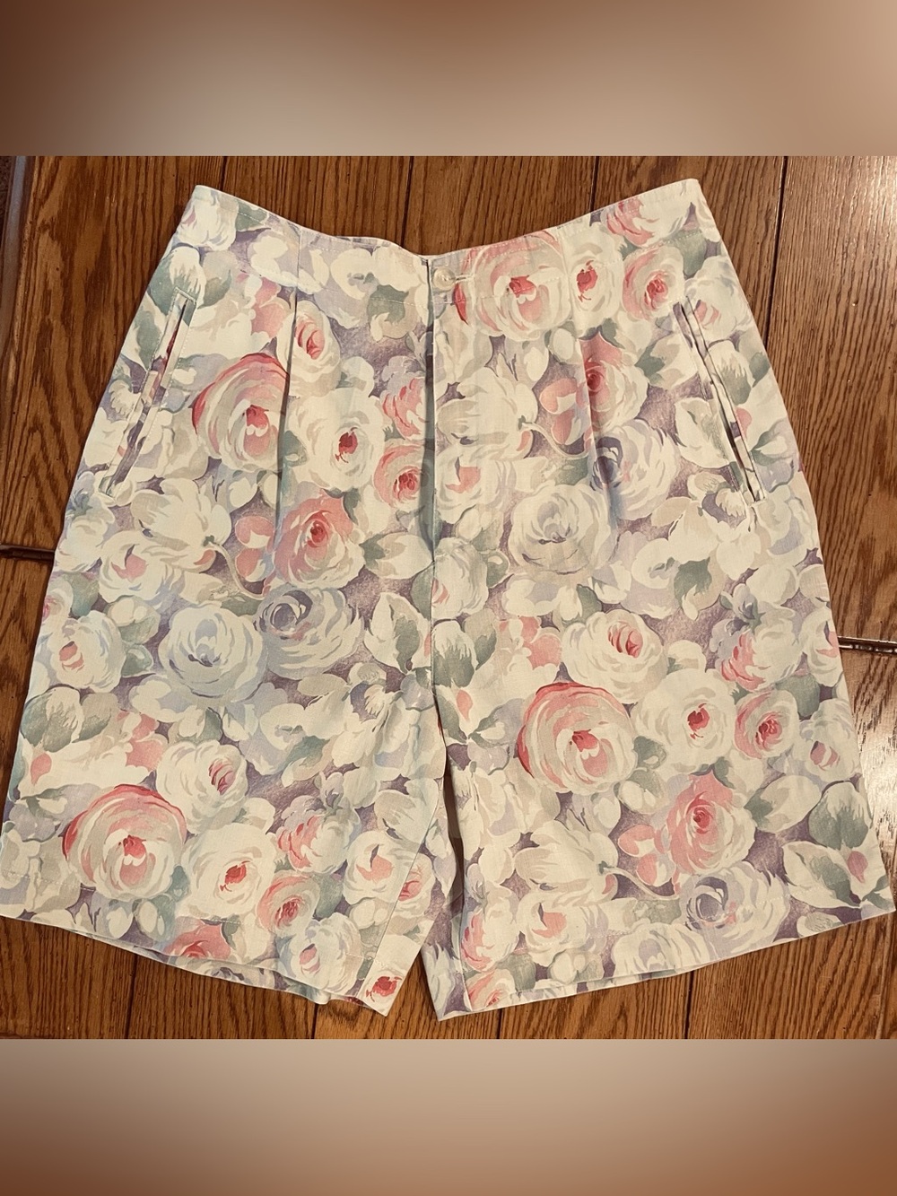 Vintage Liz Claiborne, Liz Golf floral shorts, size 12/inseam 7.5, linen blend